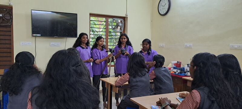 പ്രമാണം:44055 camera training2027 batch.jpg