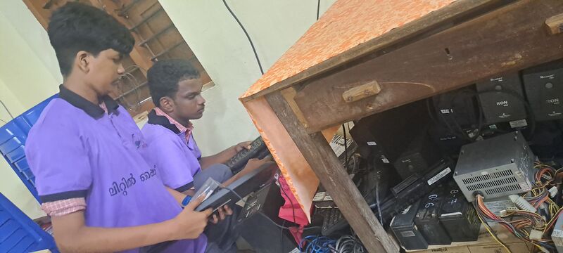 പ്രമാണം:44055 e waste haritham2025.jpg