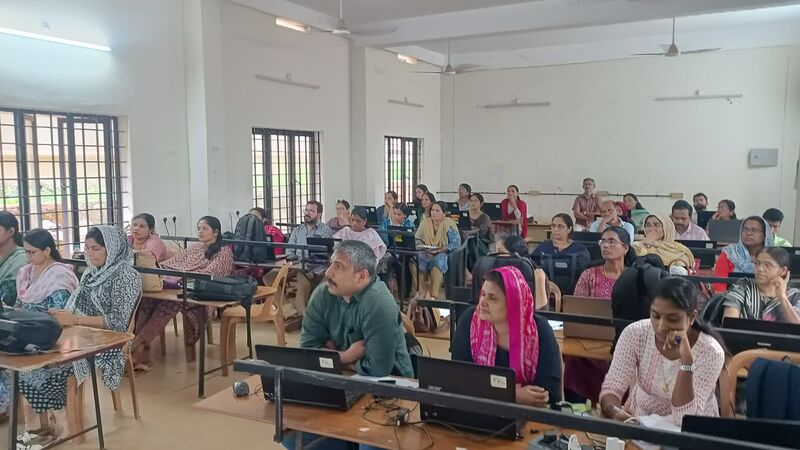 പ്രമാണം:Drcmlp tb std9 3.jpg