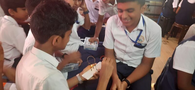 പ്രമാണം:RE23-26 KKD 47106 4.jpg