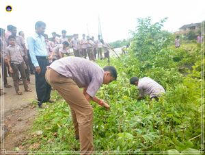 11051 SCHOOLSURRONDINGCLEANINNG.jpg