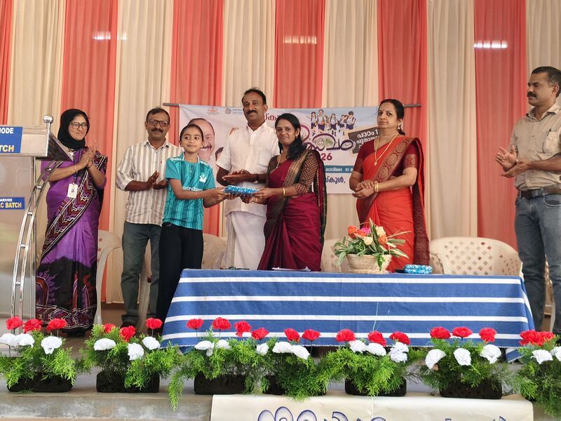 പ്രമാണം:15019 pravesanolsavam 4 2026.jpg