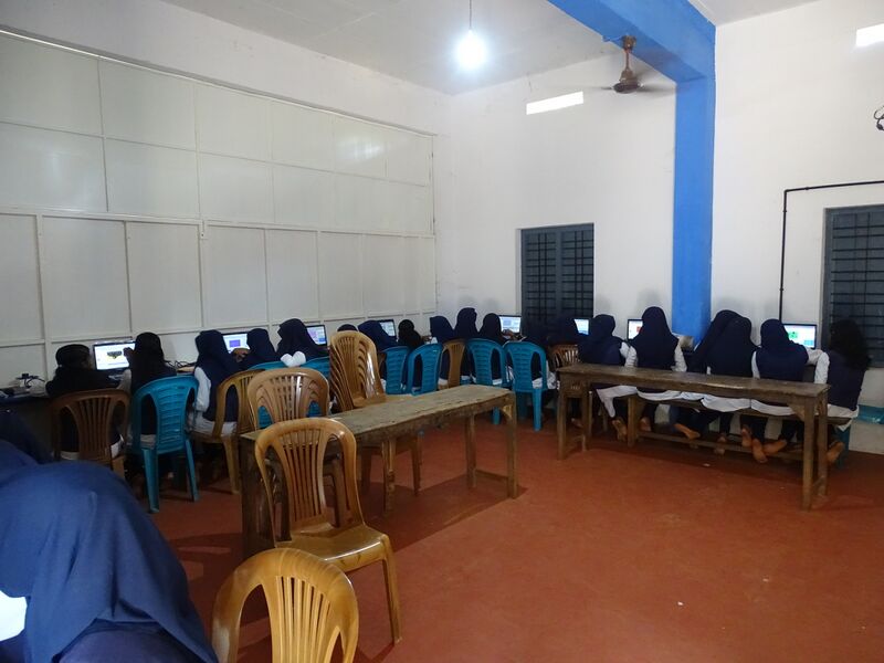 പ്രമാണം:19068 IT LAB 4.JPG