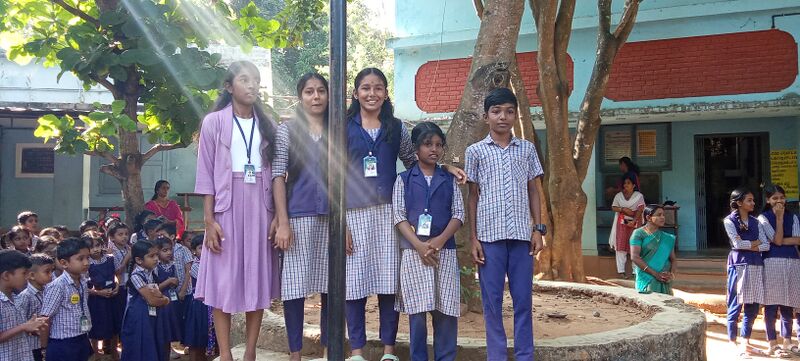 പ്രമാണം:21098 STATE WINNERS 2.jpg