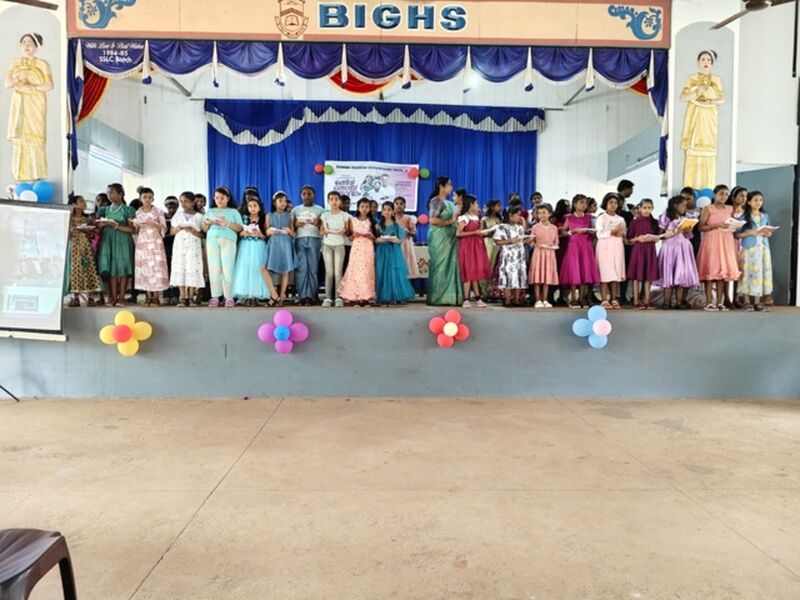 പ്രമാണം:33070 praveshanolsavam.jpg