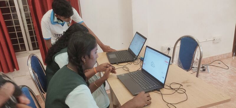 പ്രമാണം:34013lkcomp trg 24c.jpg