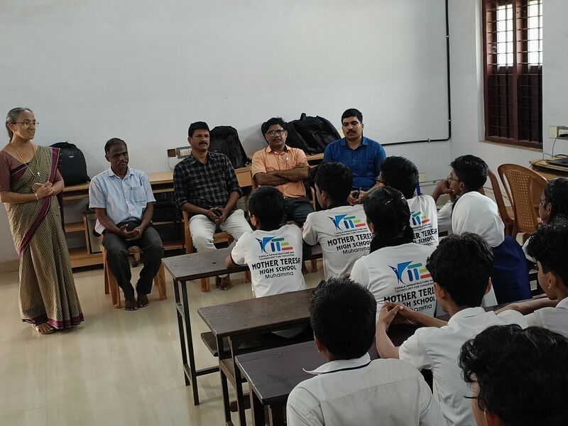 പ്രമാണം:34046 lkv1q.jpg