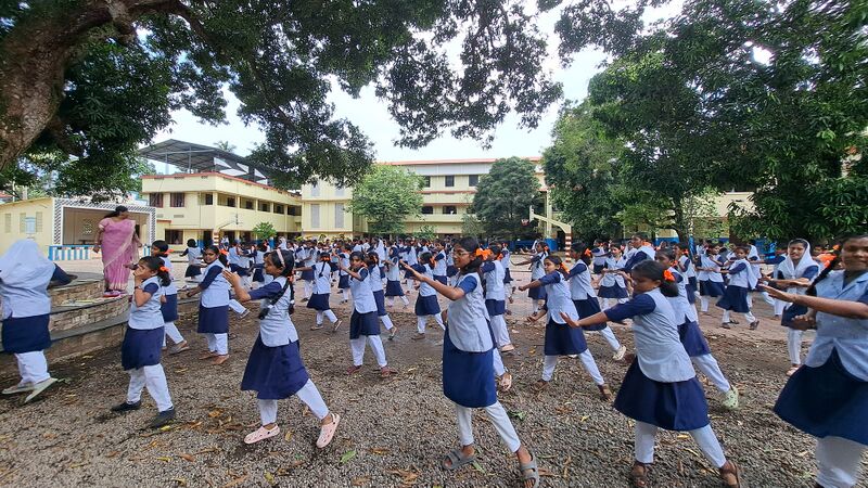 പ്രമാണം:36046 zumba1.jpg