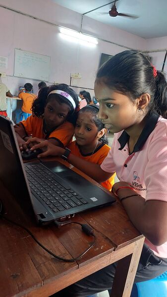 പ്രമാണം:36055 lp4.jpg