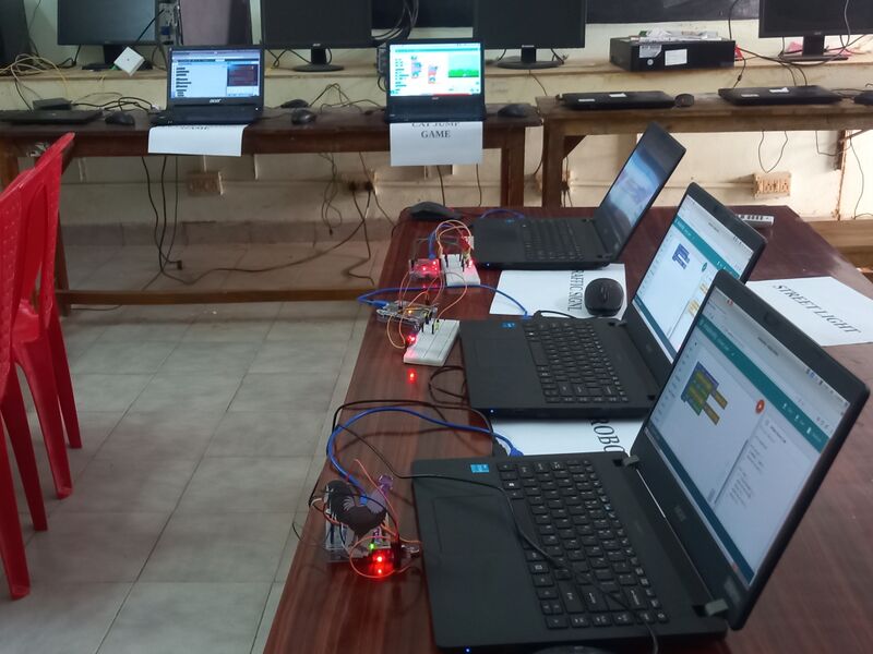 പ്രമാണം:42085 freedomfest school1.jpg