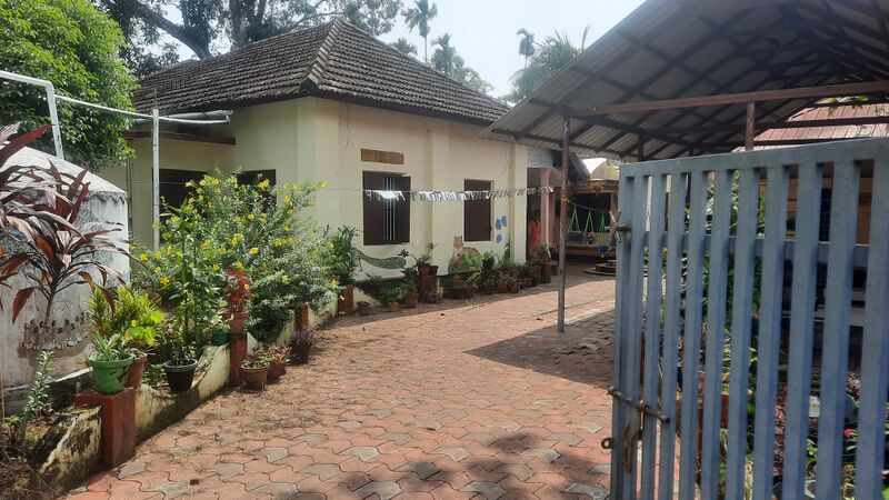 പ്രമാണം:46408 school.jpg