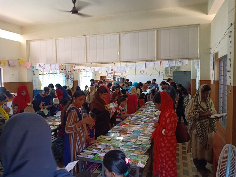 പ്രമാണം:48230-pusthakappura exb03.jpg