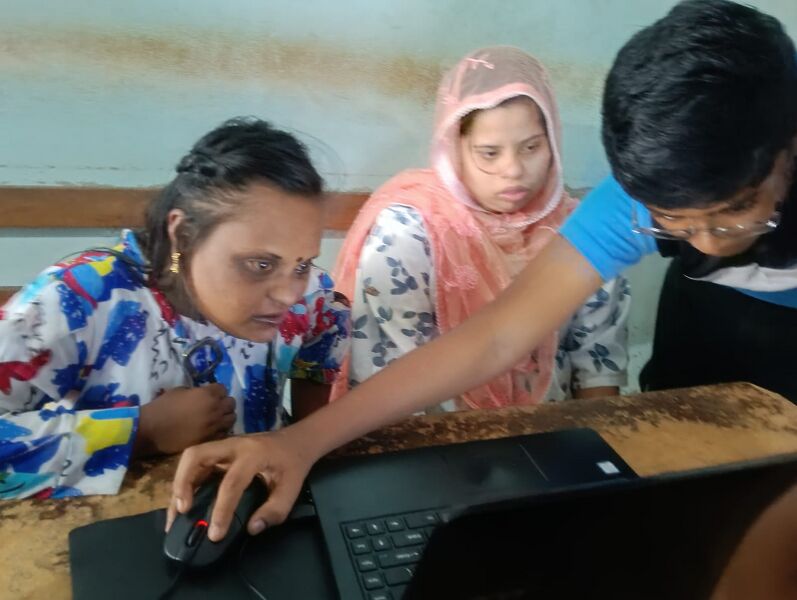 പ്രമാണം:BS21 ALP 36034 BUDS1.jpg