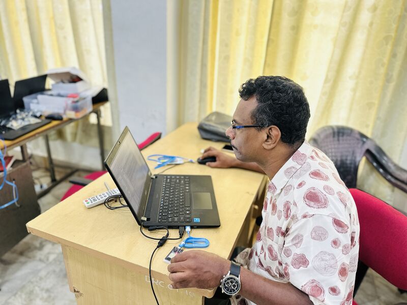 പ്രമാണം:Drcmlp-feb24-adv rob kit-5.jpg