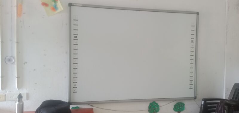 പ്രമാണം:Gups@19777;smart board.jpg