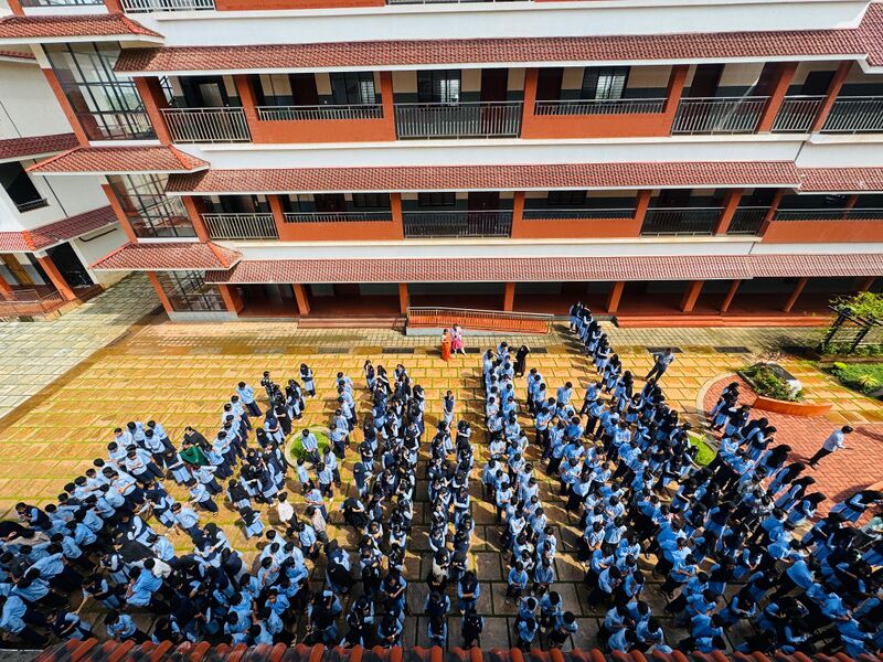 പ്രമാണം:13079 Reading day.jpg