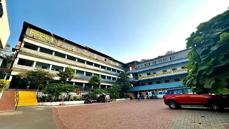 പ്രമാണം:18025school 1.jpg