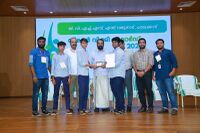 പാലക്കാട് ജില്ല സ്കൂൾവിക്കി അവാർഡ് രണ്ടാം സ്ഥാനം ബഹ‍ുമാനപ്പെട്ട വിദ്യാഭ്യാസ മന്ത്രി ശിവൻക‍ുട്ടി നല്കുന്നു