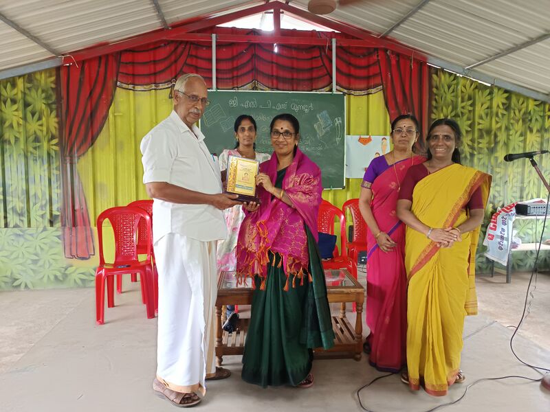 പ്രമാണം:21706 vayanolsavam 03.jpg