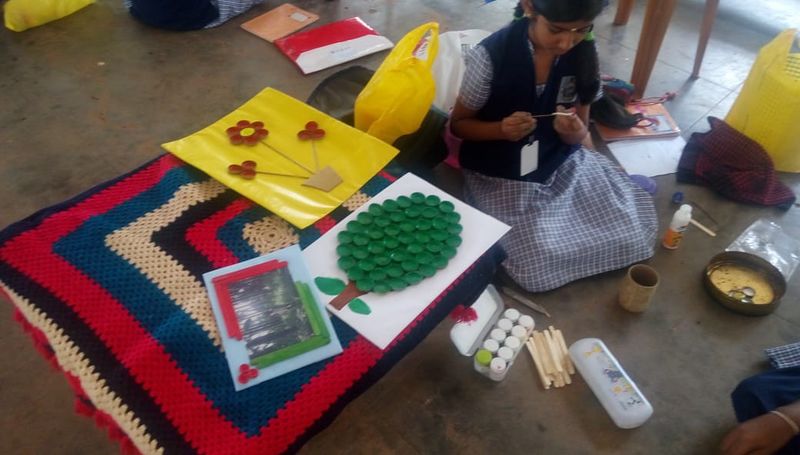 പ്രമാണം:22076we 2.jpg