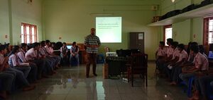 28027 hightech class 2.jpg