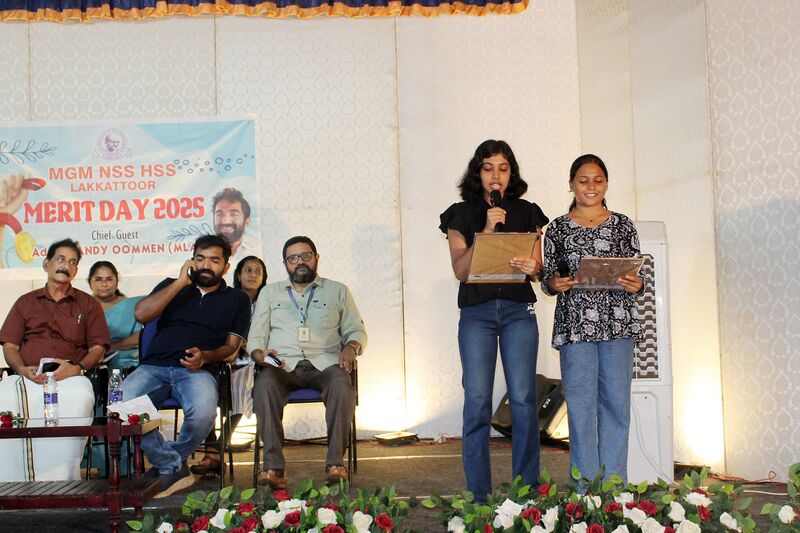 പ്രമാണം:33064 MGMLKTR MERITDAY PIC1.JPG