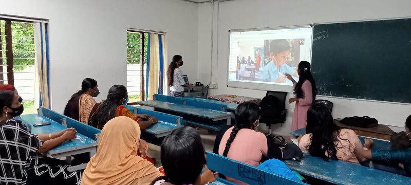 പ്രമാണം:34024-lk amma2.jpg