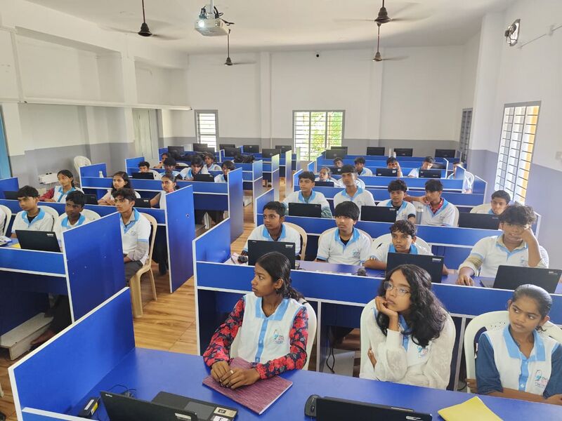 പ്രമാണം:35052 lk camp 26 3.jpg