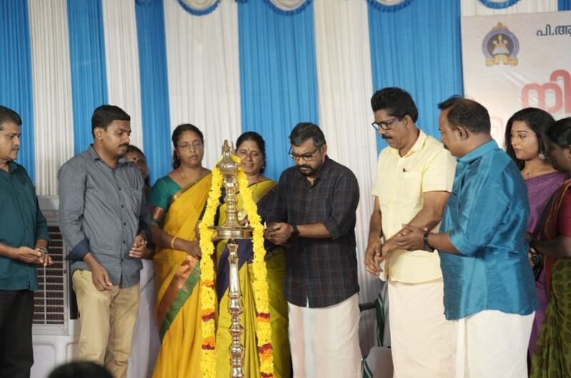 പ്രമാണം:44018 niravu 2.jpg