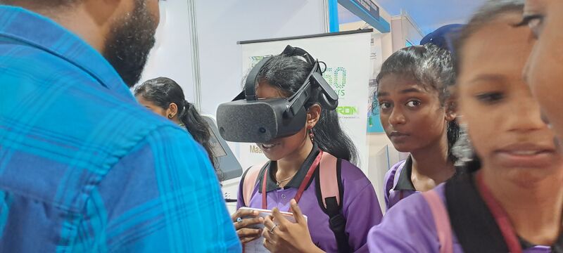 പ്രമാണം:44055-freedom hall.jpg