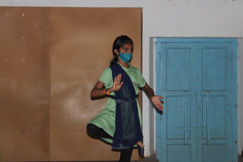 പ്രമാണം:BS21 KTM 33087 7.jpg