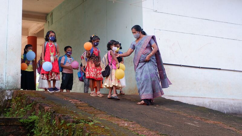 പ്രമാണം:Dr.AGHSSK LP 3.jpg