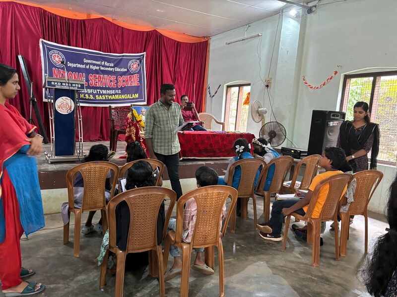 പ്രമാണം:Inter school quiz1.jpeg