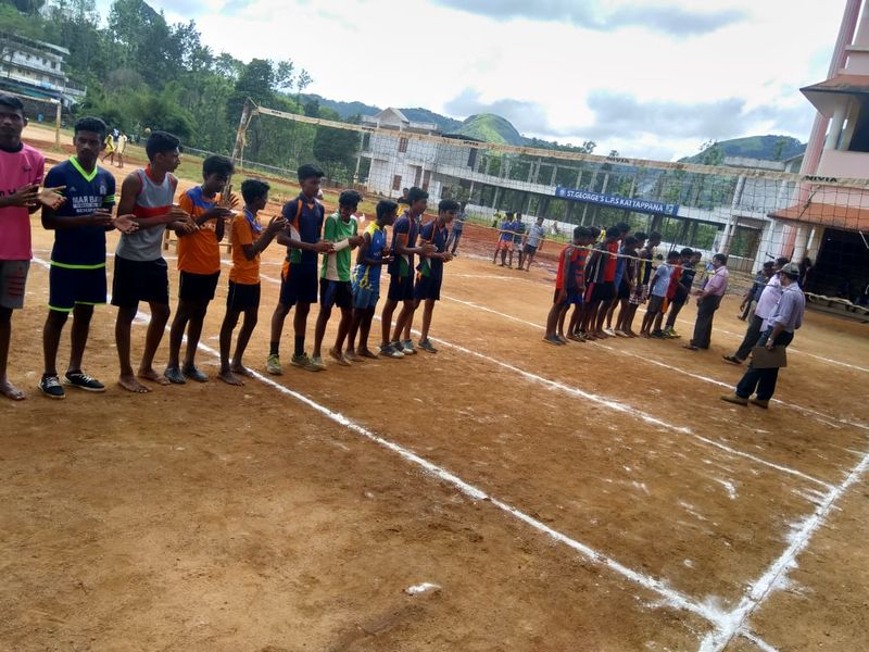 പ്രമാണം:SPORTS PRACTICE & COMPETITIONS SGHSS38.jpg