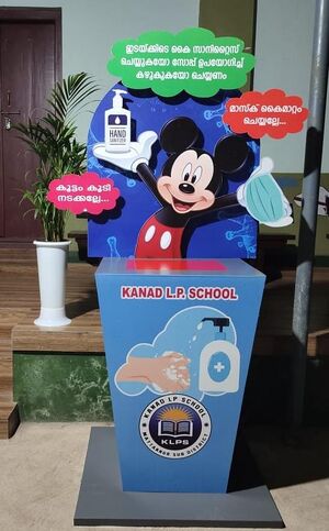 14743 mikki mouse stand.jpeg