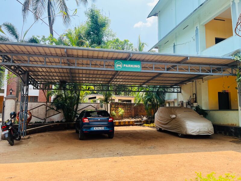 പ്രമാണം:18103 parking.jpg