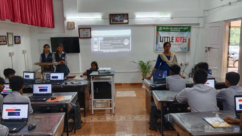 പ്രമാണം:37001-Chandrayan Dhinam-1.jpg