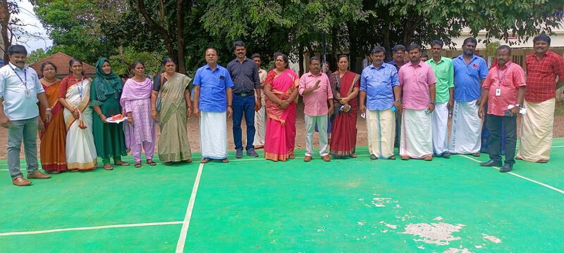 പ്രമാണം:40031-batminton-court.jpg