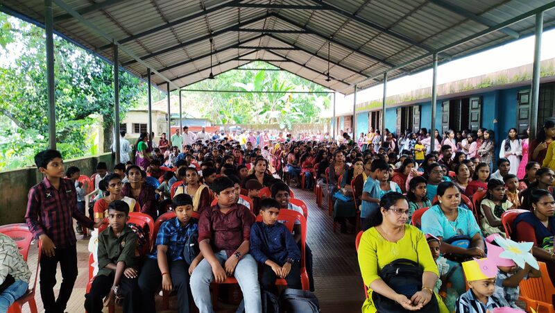 പ്രമാണം:42069 school reopening202606.jpg