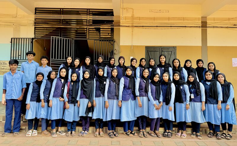 പ്രമാണം:48144 LK Batch 24-27.jpeg
