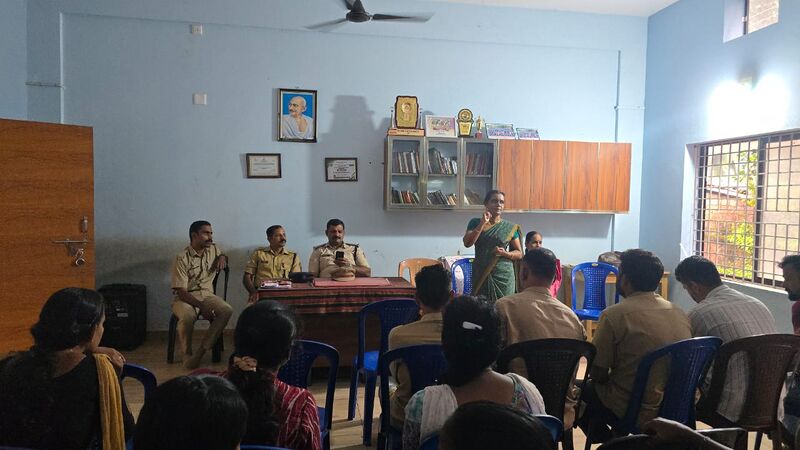 പ്രമാണം:SPG യോഗം .jpg