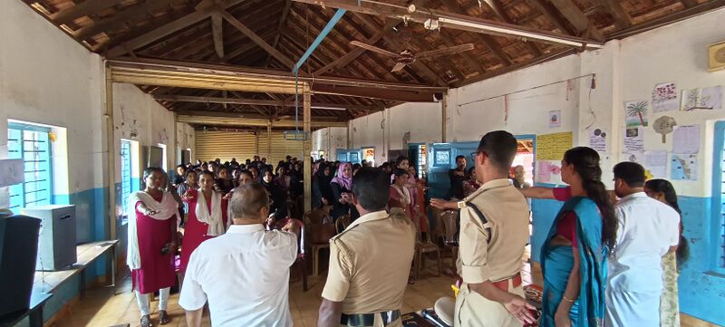 പ്രമാണം:11466 424.jpg