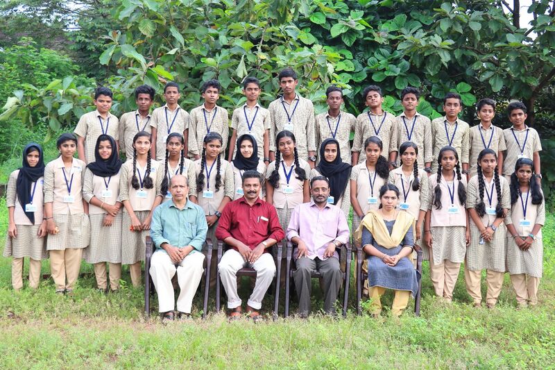 പ്രമാണം:16007-little kites 2019.jpg