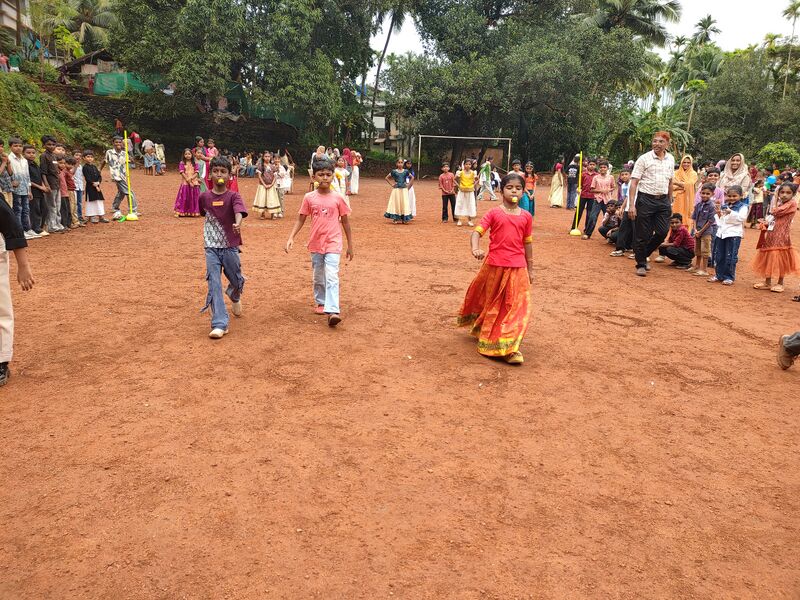 പ്രമാണം:18010 onam2K25-5.jpg