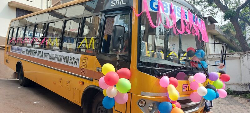 പ്രമാണം:18021 bus.jpg