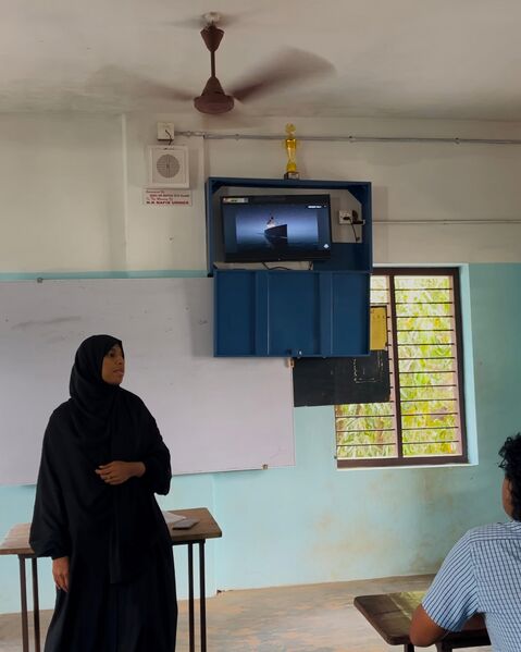 പ്രമാണം:18103 tv facility 3.jpg