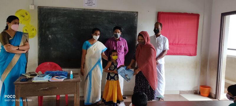 പ്രമാണം:18402 praveshanolsavam 2021-22 21.jpg