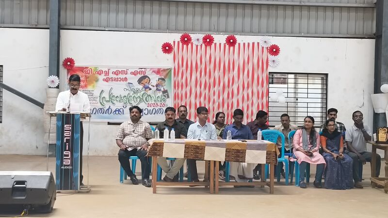 പ്രമാണം:19050 pravesanolsavam 25.jpg