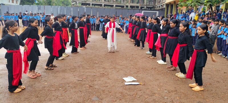 പ്രമാണം:19862 lahari 4.jpg