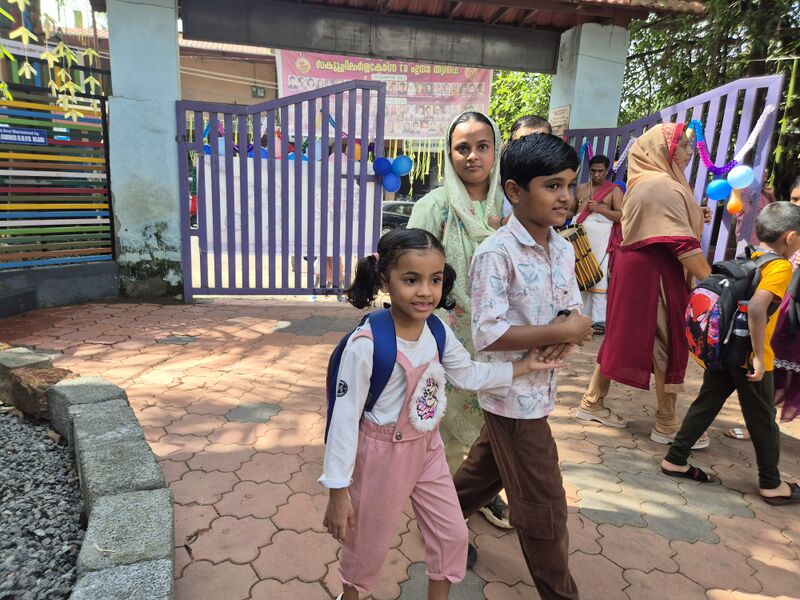 പ്രമാണം:19866 MLP PRAVESANOLSAVAM4.jpg